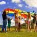 buiten spelen met jonge kinderen